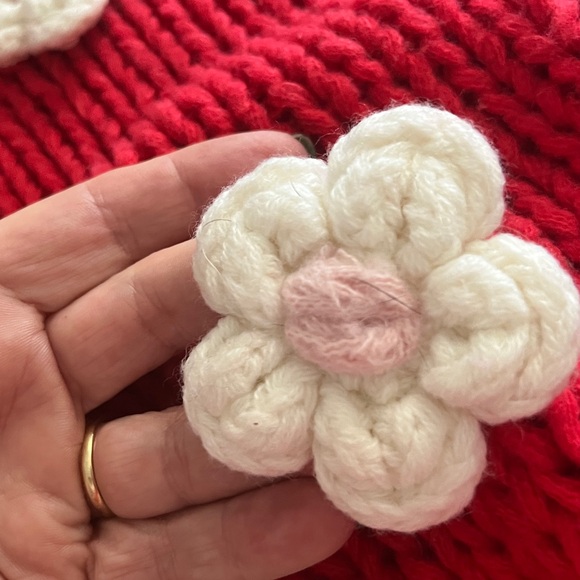 LUNA IVY Red Chunky Knit Crocheted Flower Crochet Rosette Cardigan Sweater S - Picture 4 of 9